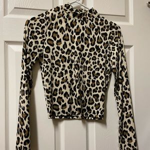 Leopard long sleeve crop top